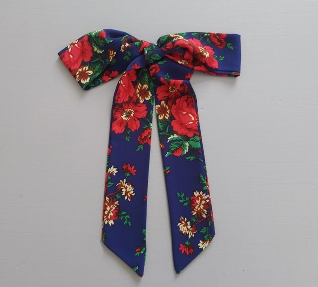 Apaszka atramentowa w kwiaty