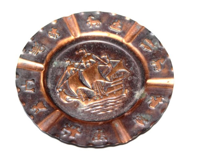 ŻAGLOWIEC mały miedziany talerzyk popielniczka