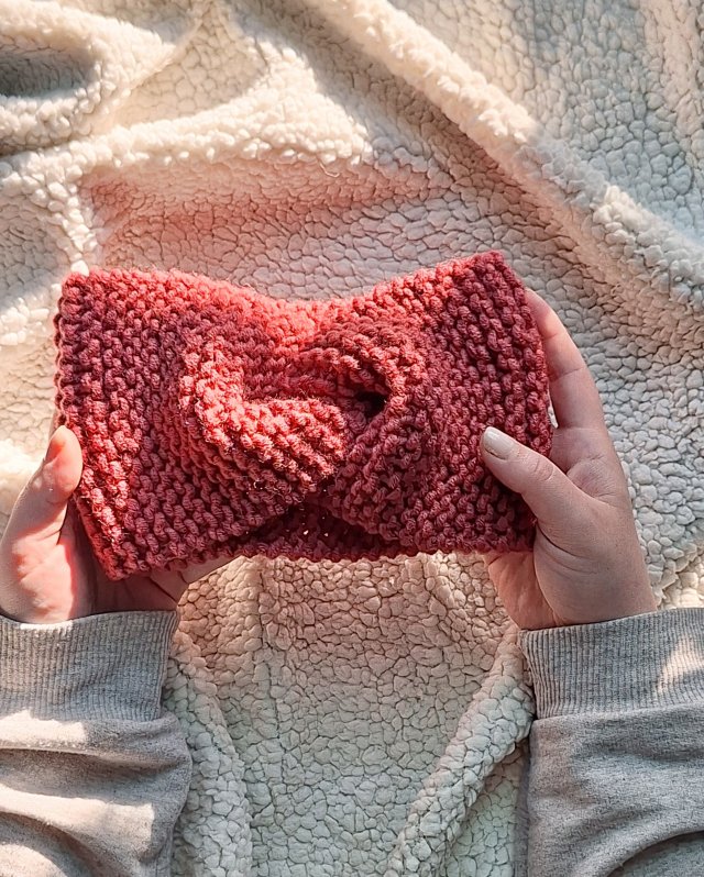 Wełniana OPASKA na włosy - idealna na chłodne dni - BRUDNY RÓŻ, wykonana na DRUTACH