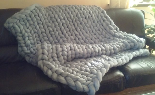 Koc narzuta z wełny czesankowej merynos, jasny szary