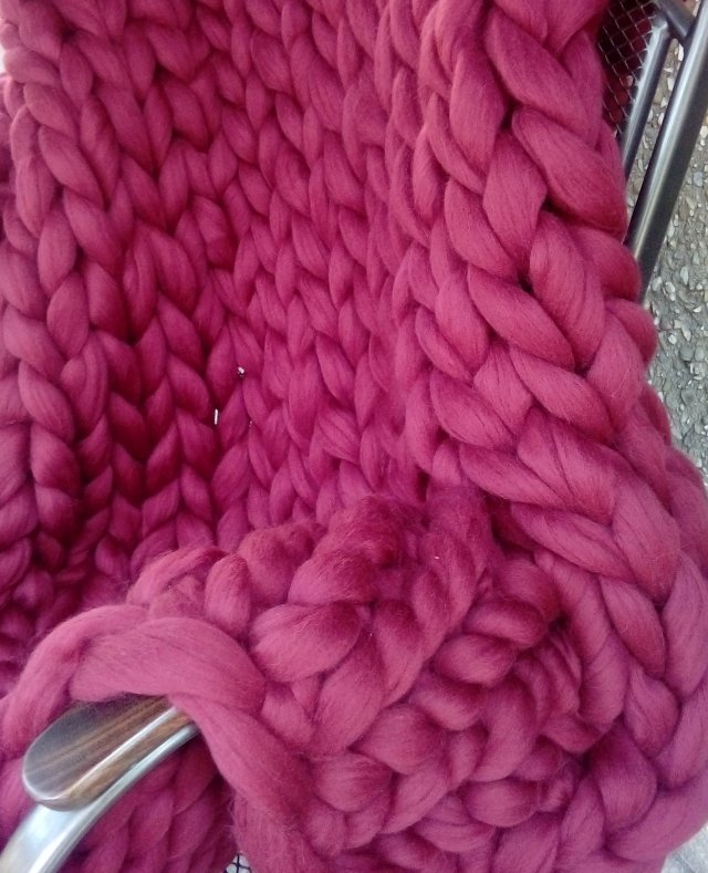 Koc narzuta z wełny czesankowej merynos, bordo