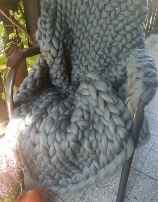 Koc narzuta z wełny czesankowej merynos, szary