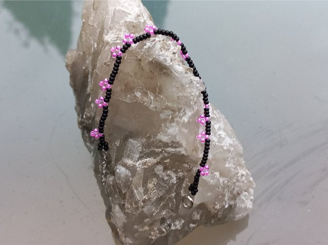 Boho - minimalizm, różowo-czarna bransoletka z czeskich szklanych koralików Preciosa