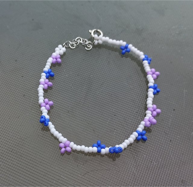 Boho - minimalizm, niebiesko-biała bransoletka z czeskich szklanych koralików Preciosa