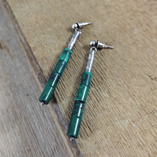 Kolczyki - sztyfty z malachitem