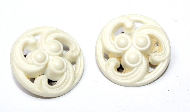 STARE  klipsy PRL vintage ecru