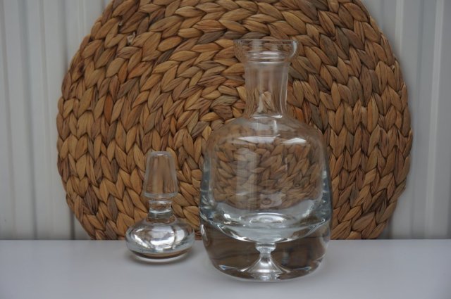 Karafka z grubego szkła  *4