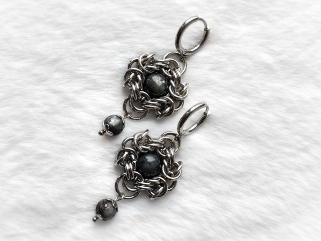 Kolczyki chainmaille z labradorytem – stal chirurgiczna gothic goth
