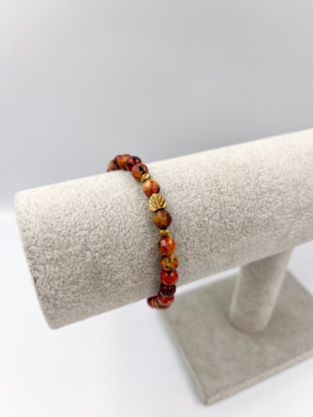 Bransoletka z jadeitu z listkiem