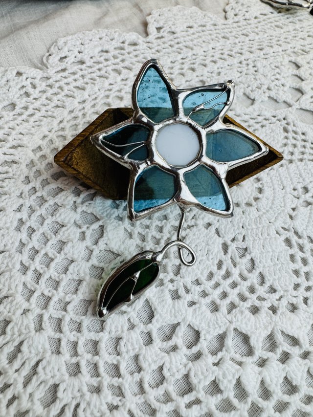 Niebieska Witrażowa broszka kwiat "Słonecznik"