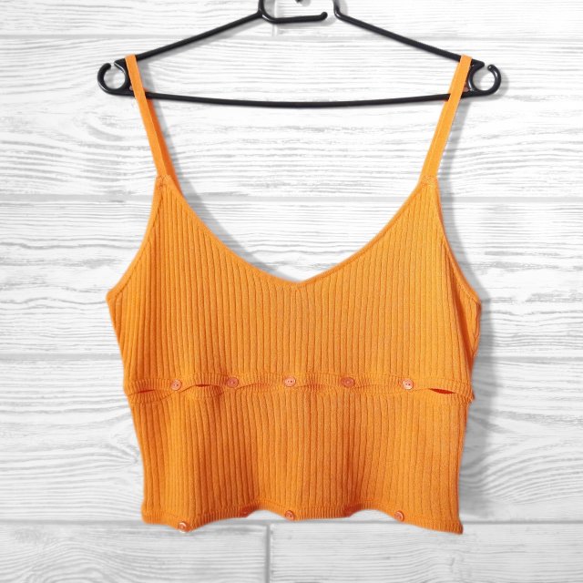 NA-KD top z guziczkami (A)