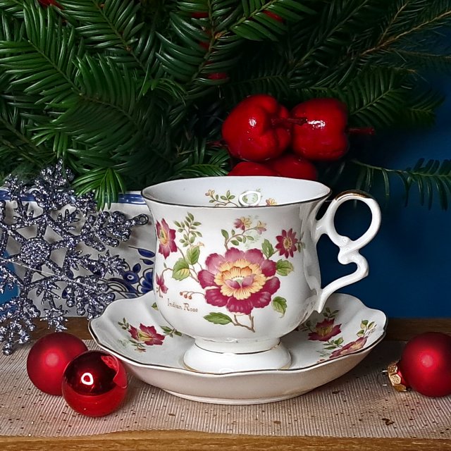 Filiżanka i spodek porcelana kostna Royal Ascot wzór Indian Rose