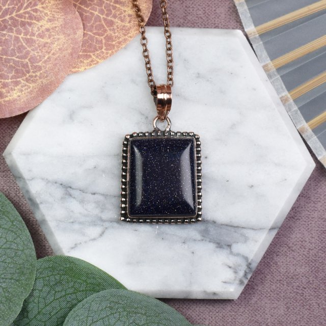 Miedziany ozdobny wisiorek z Nocą Kairu #574