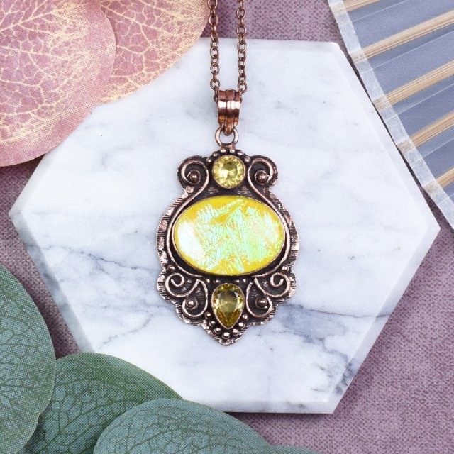 Miedziany ozdobny wisiorek z opalem i cytrynem #589
