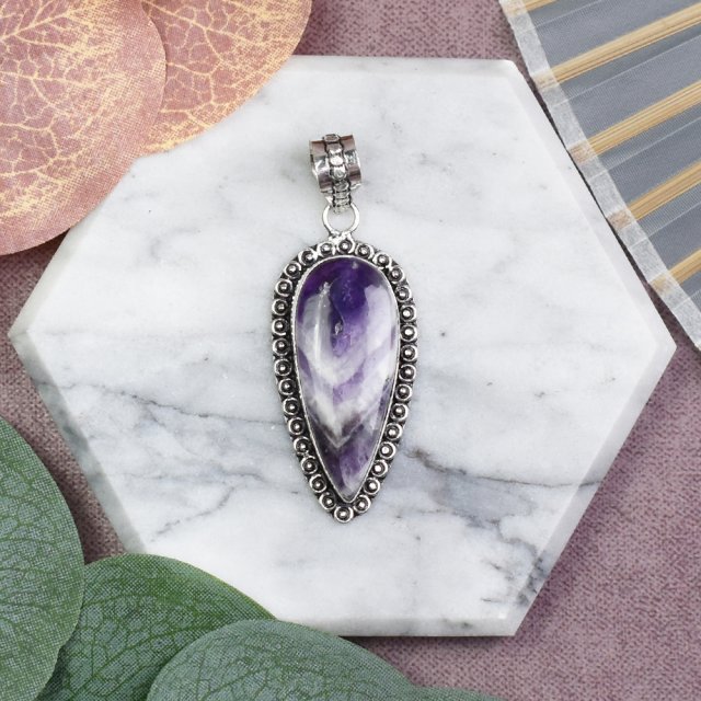 Miedziany posrebrzany delikatny wisiorek z ametystem #594
