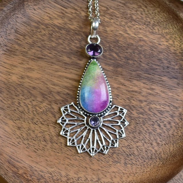 Posrebrzany ozdobny wisiorek z kwarcem solarnym i ametystem #627