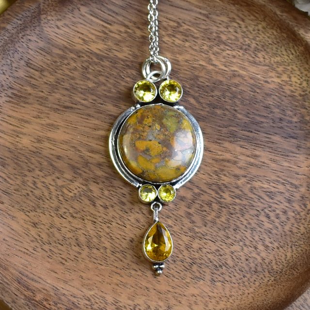 Posrebrzany ozdobny wisiorek z jaspisem i cytrynem #637