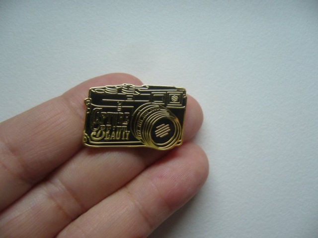 PIN PRZYPINKA BROSZKA APARAT FOTOGRAFICZNY