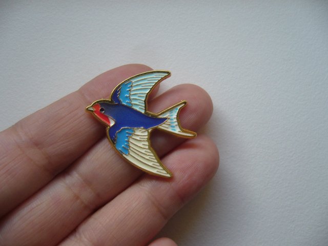 PIN PRZYPINKA BROSZKA JASKÓŁKA