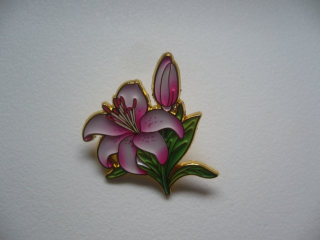 PIN PRZYPINKA BROSZKA KWIAT LILIA LILIE