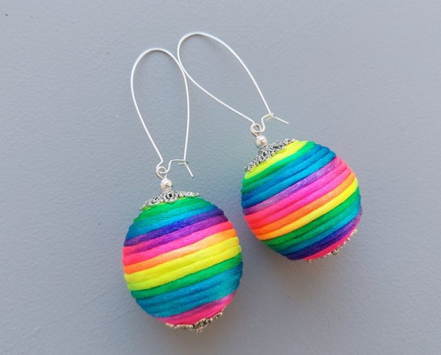 Neonowa seria kolorów - kolczyki kule XL