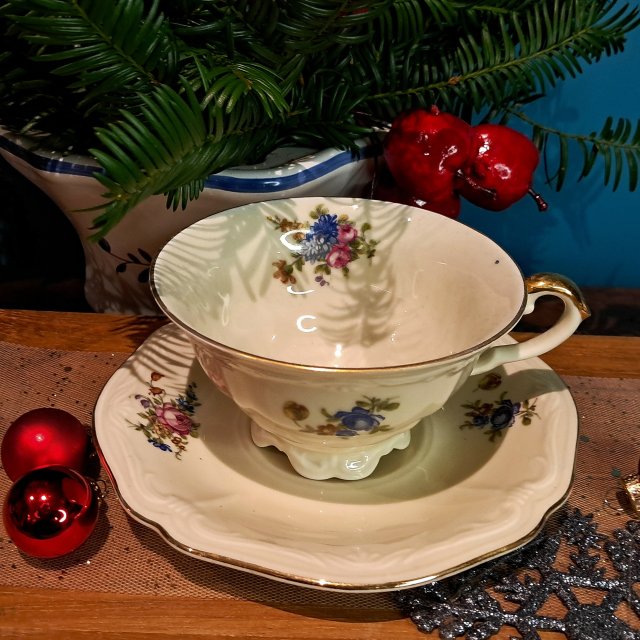 Przedwojenna porcelana Oscar Schaller Nachfolger filiżanka i spodek ivory