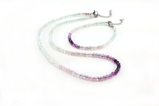 Naszyjnik z bransoletką z przenikającego się fluorytu