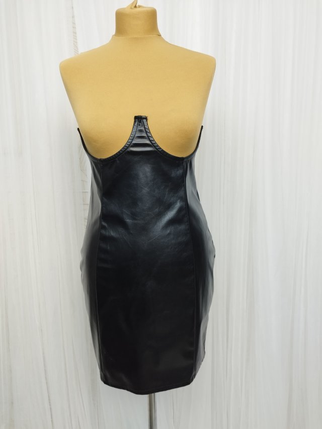 Sexy kobieca czarna dopasowana sukienka M Sztuczna skóra mini