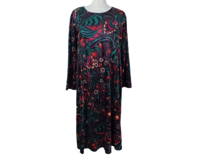 Kolorowa welurowa sukienka