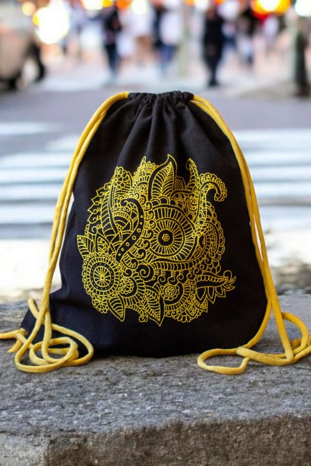 Czarny ręcznie haftowany workoplecak XL