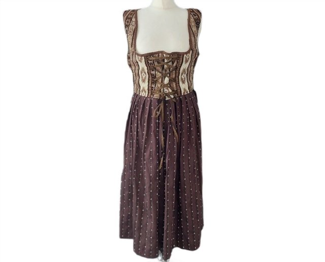 Sukienka bawarska dirndl