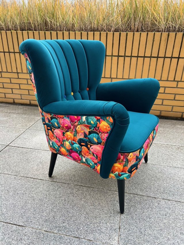 fotel klubowy z podłokietnikami, kolorowy, ryby