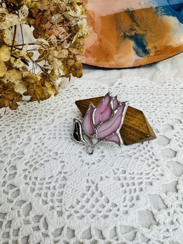 Broszka witrażowa "Magnolia"