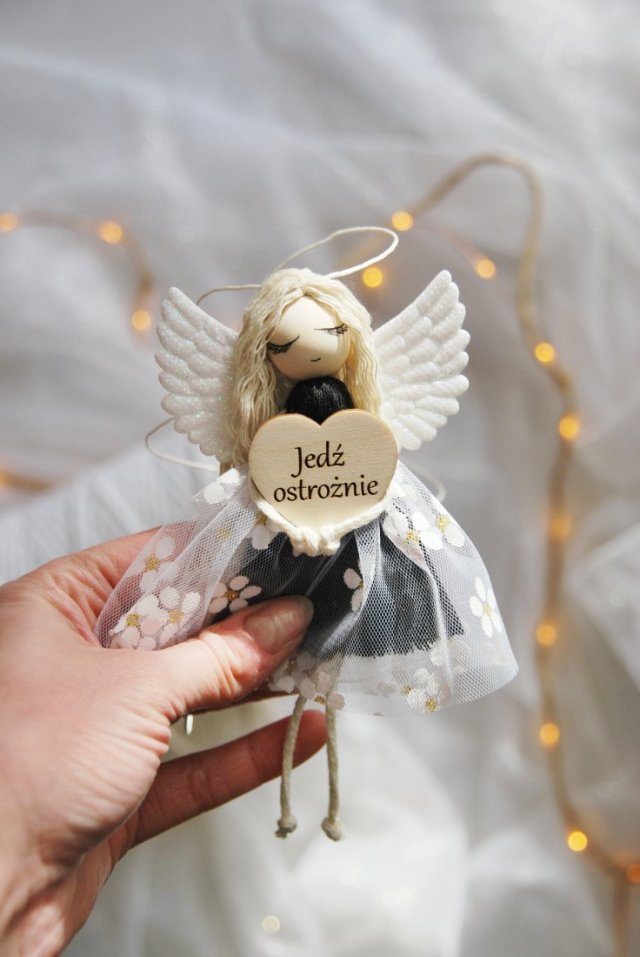 Zawieszka do samochodu Aniołek - Jedź ostrożnie - czarny | Do auta