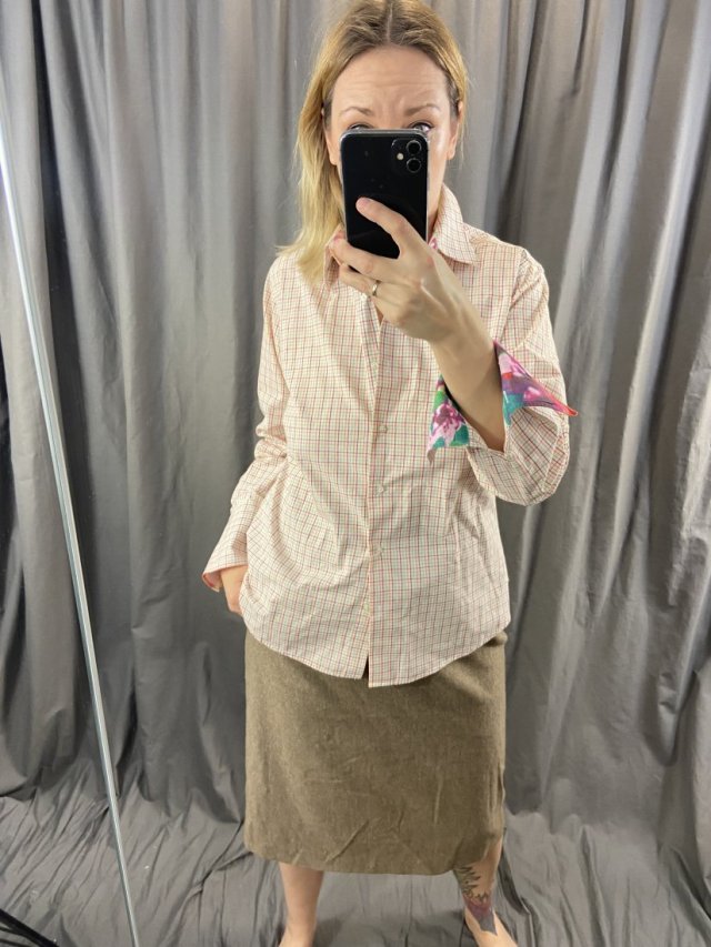 krata i mankiet z kwiatem