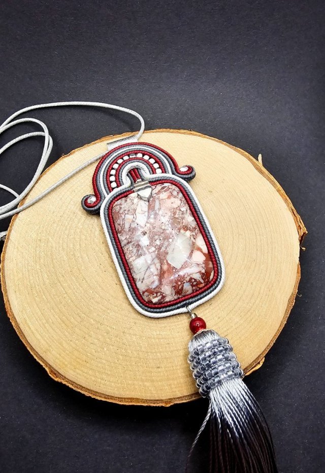 Szaro-bordowy wisior sutasz z jaspisem