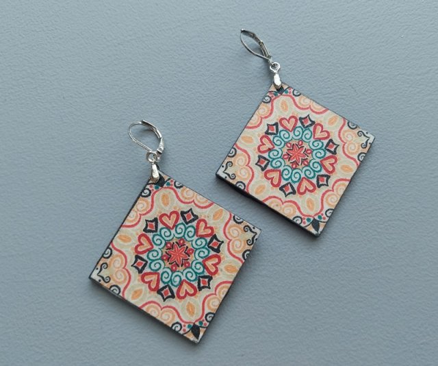 Kolczyki romby z ornamentem