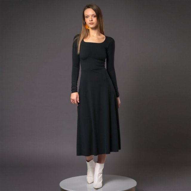 Sukienka z dekoltem karo - Karla Black