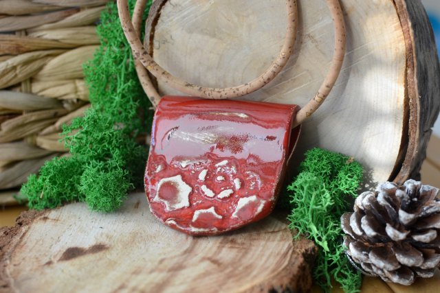 NASZYJNIK Z KORKA Z ELEMENTEM CERAMICZNYM ROJO
