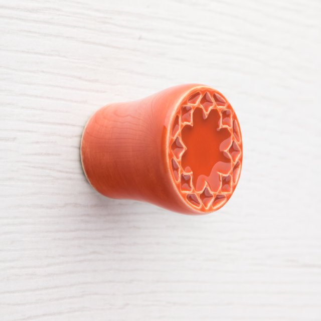 Ceramiczna gałka do mebli pomarańczowo-brązowa, wz.14