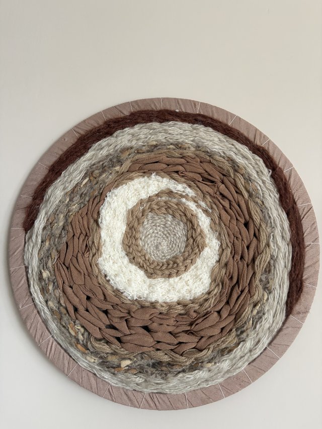 Tkanina artystyczna, okrągły gobelin, ręcznie tkana dekoracja ścienna