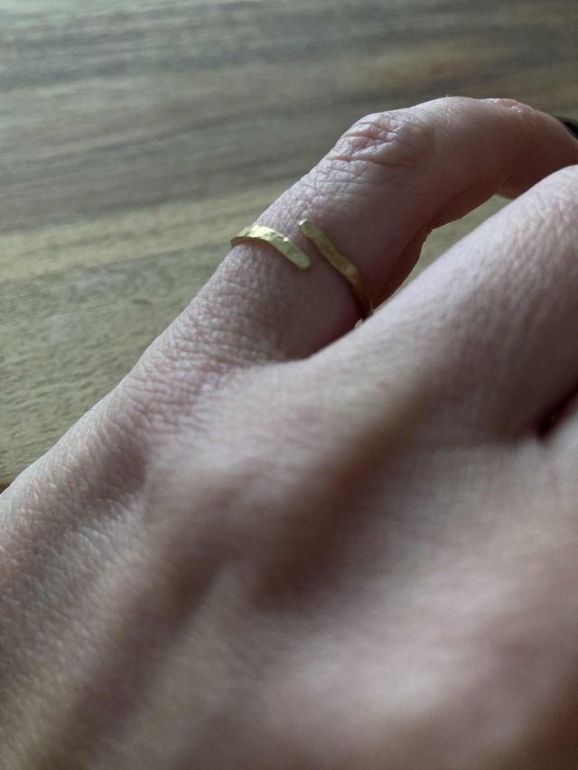 Pierścionek minimalistyczny rękodzieło regulowany