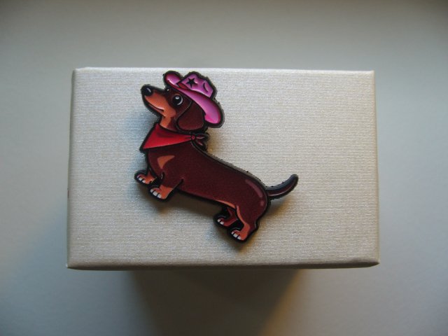 PIN PRZYPINKA BROSZKA PIES JAMNIK