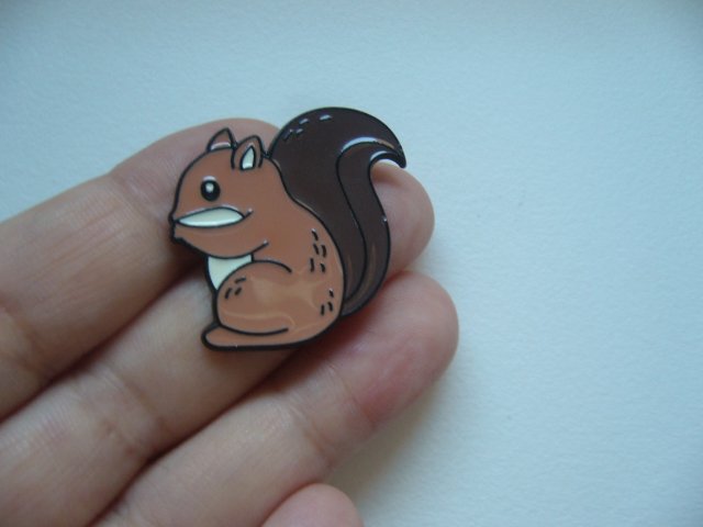 PIN PRZYPINKA BROSZKA WIEWIÓRKA