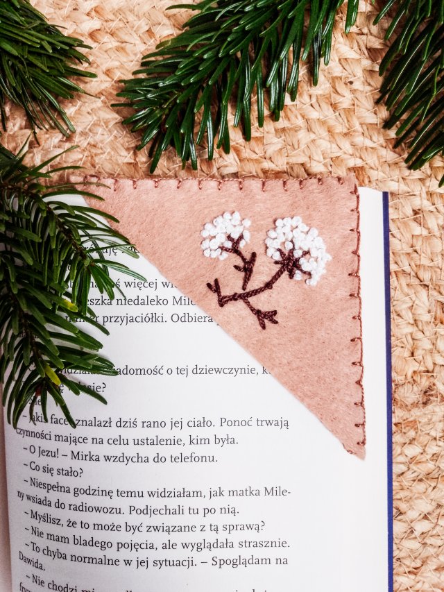 Zakładka do książek dmuchawce haftowane beż