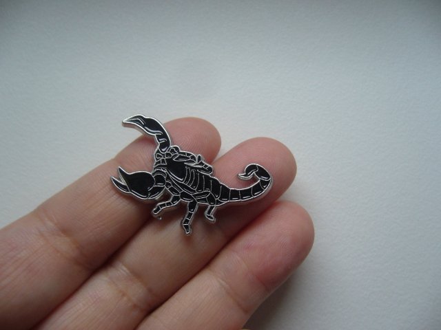 PIN PRZYPINKA BROSZKA SKORPION
