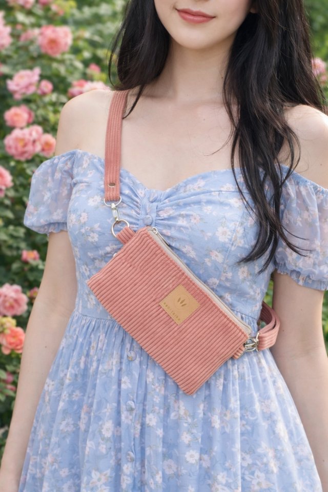 Sztruksowa mini nerka saszetka na telefon Koralowaa