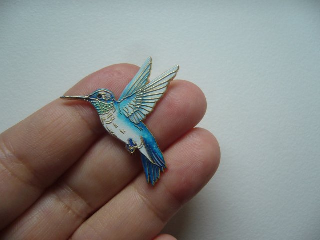 EMALIOWANA PIN PRZYPINKA BROSZKA PTAK KOLIBER