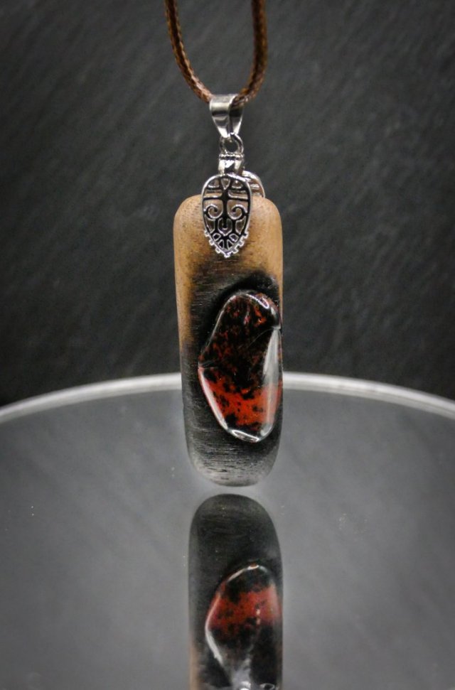 Naszyjnik "Obsydian mahonowy" – orzech amerykański, Wood Pendant, biżuteria z drewna, minerał, kamień, dla niej