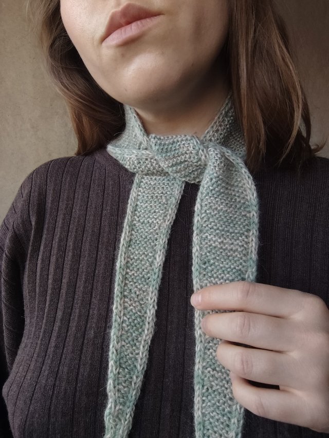 Szałwiowo-beżowy duński szalik z wełny alpaki Sophie Alpaka